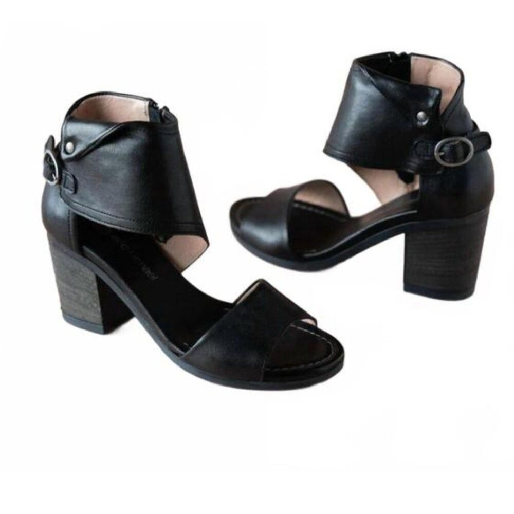 Eric Michael Callie Womens US 10, EU 41 Black Leather Block Heel Sandals Preppy